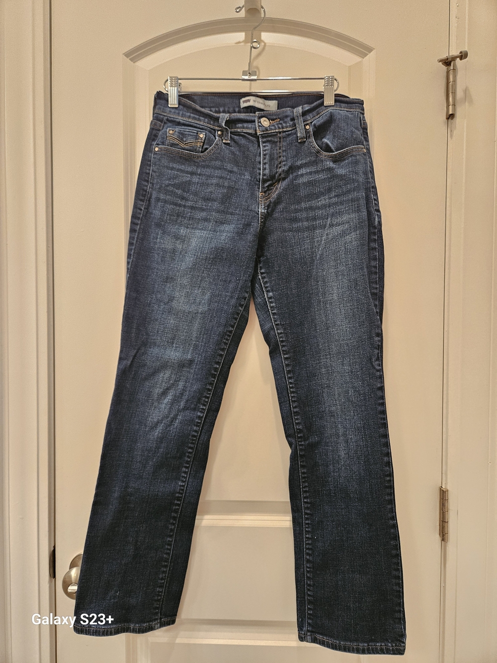 Levi's Women's Dark Indigo  Straight-Leg Jeans With Flap Pockets Sizw W28/L30